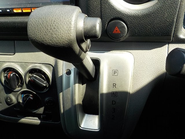 NISSAN NV350 CARAVAN 2016 Image 20