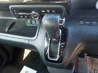 HONDA N-BOX CUSTOM 2019 Image 13