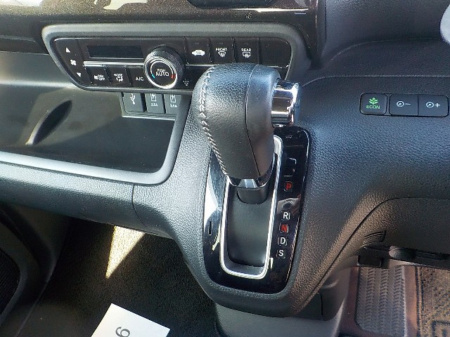 HONDA N-BOX CUSTOM 2019 Image 19