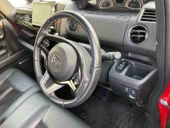 HONDA N-BOX CUSTOM 2019 Image 6