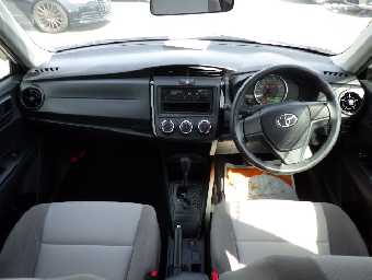 TOYOTA COROLLA AXIO 2016 Image 9