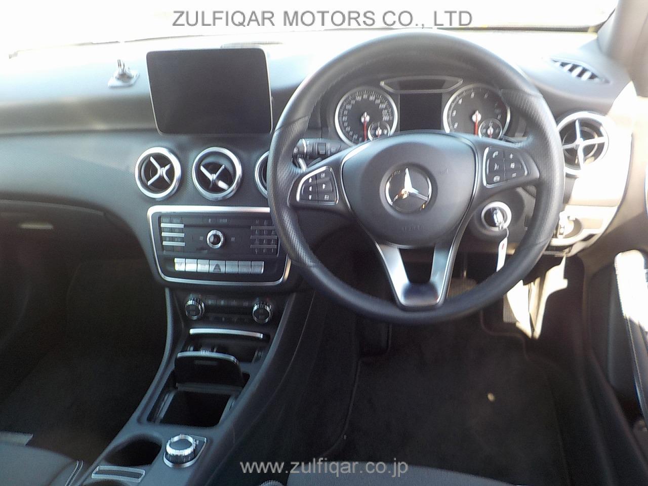 MERCEDES BENZ A CLASS 2017 Image 7