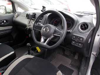 NISSAN NOTE 2017 Image 9