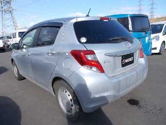 TOYOTA VITZ 2017 Image 2