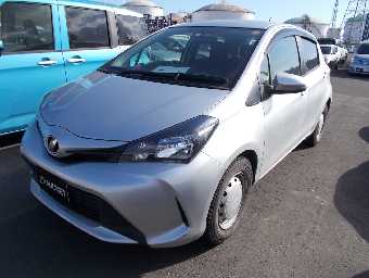 TOYOTA VITZ 2017 Image 5