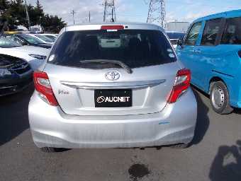 TOYOTA VITZ 2017 Image 6