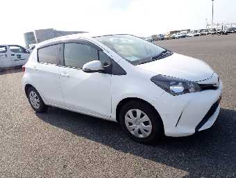 TOYOTA VITZ 2017 Image 5