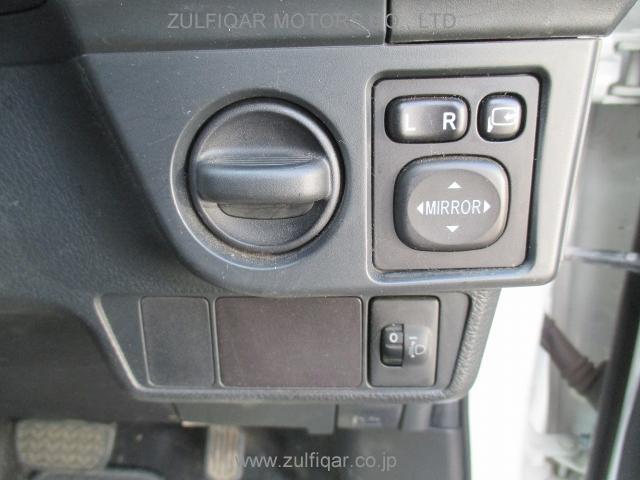 TOYOTA COROLLA AXIO 2017 Image 4