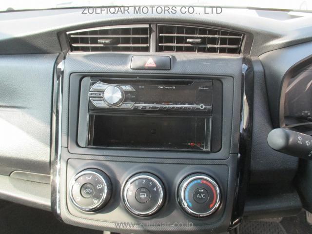 TOYOTA COROLLA AXIO 2017 Image 6