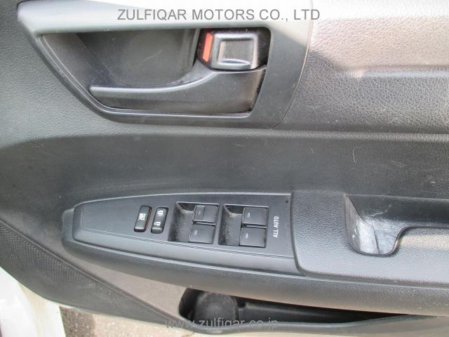 TOYOTA COROLLA AXIO 2017 Image 7