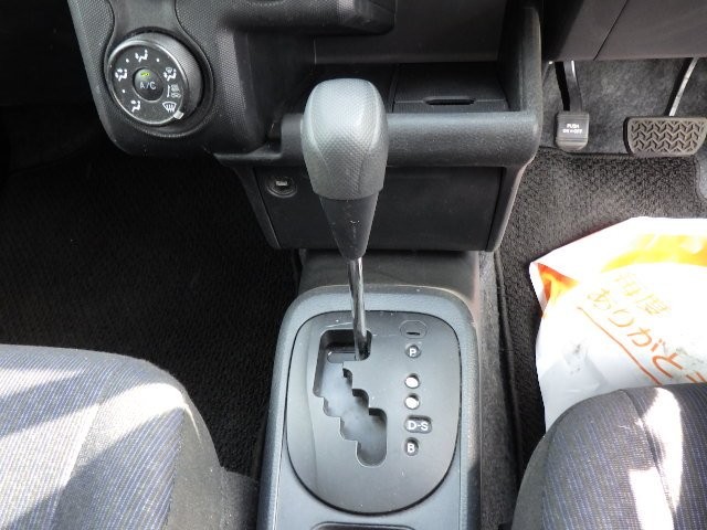 TOYOTA PROBOX 2017 Image 21