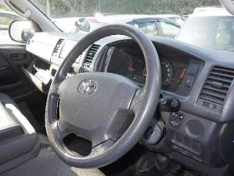 TOYOTA HIACE 2017 Image 7