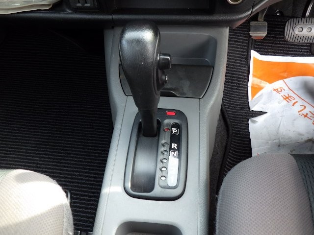 NISSAN A.D S/V 2016 Image 24