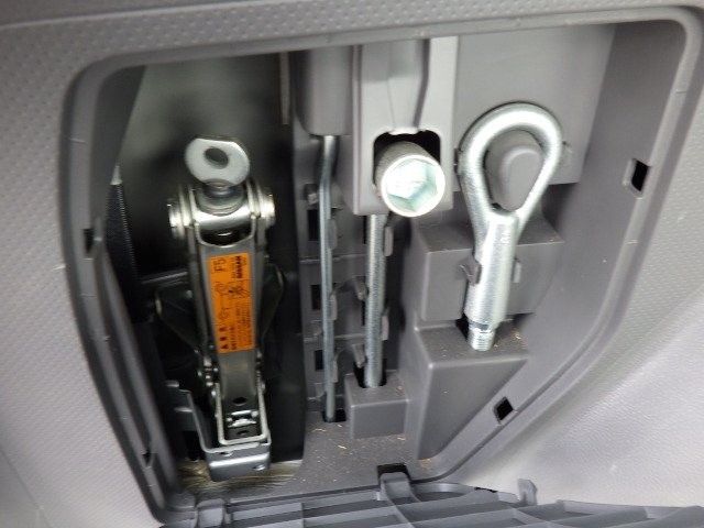 NISSAN A.D S/V 2016 Image 32