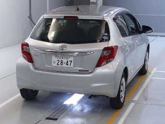 TOYOTA VITZ 2016 Image 2