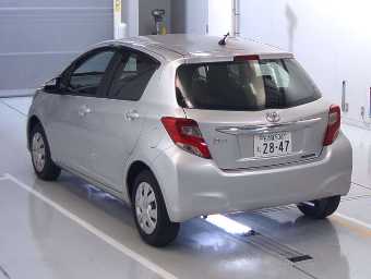TOYOTA VITZ 2016 Image 6