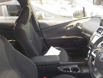 TOYOTA PRIUS 2017 Image 9