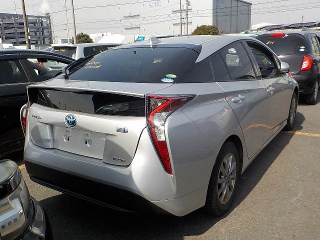 TOYOTA PRIUS 2017 Image 23