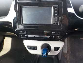 TOYOTA PRIUS 2017 Image 8