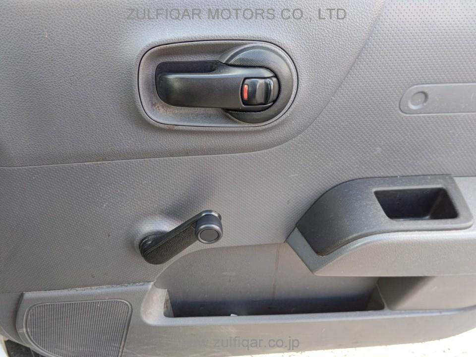 NISSAN A.D S/V 2017 Image 12