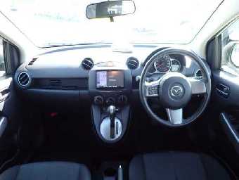 MAZDA DEMIO 2014 Image 3