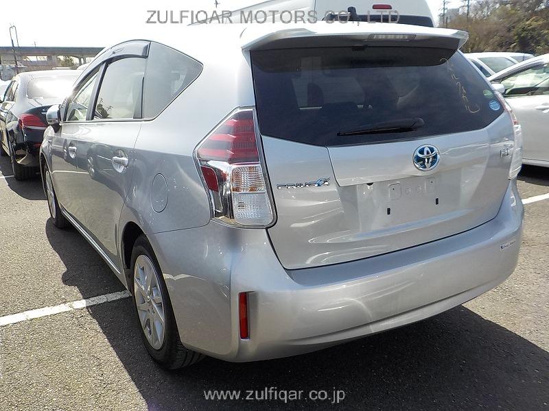 TOYOTA PRIUS ALPHA 2015 Image 22