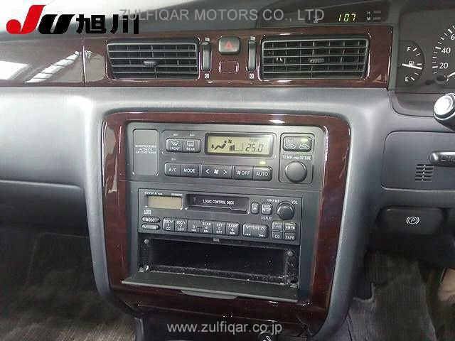 TOYOTA CROWN 1997 Image 9