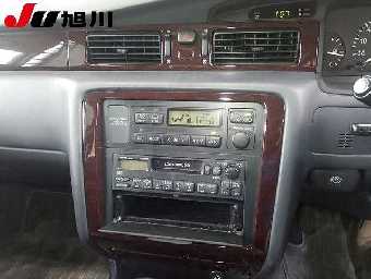 TOYOTA CROWN 1997 Image 9