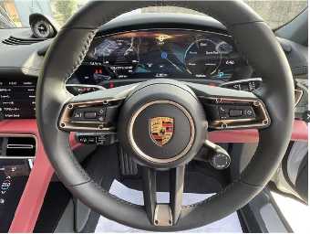 PORSCHE TAYCAN 2021 Image 15