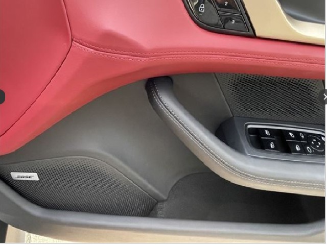 PORSCHE TAYCAN 2021 Image 31