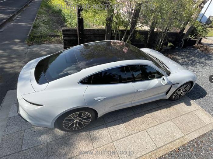 PORSCHE TAYCAN 2021 Image 8