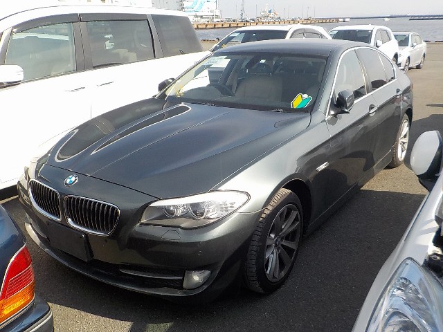 BMW 5 SERIES 2012 Image 21