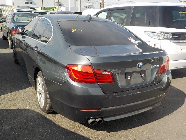 BMW 5 SERIES 2012 Image 22