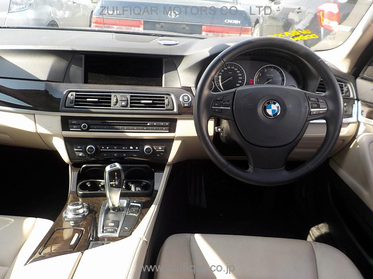 BMW 5 SERIES 2012 Image 8