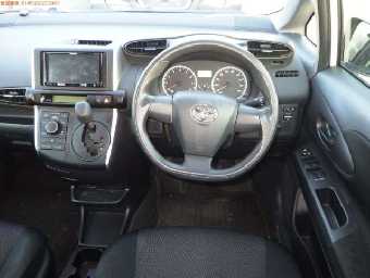 TOYOTA WISH 2017 Image 6