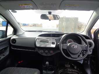 TOYOTA VITZ 2016 Image 3