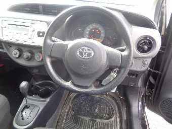 TOYOTA VITZ 2016 Image 6