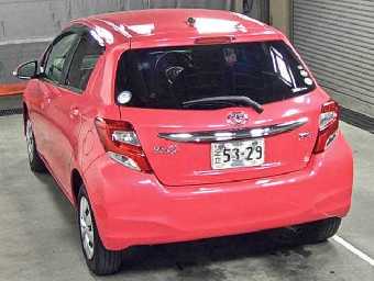 TOYOTA VITZ 2016 Image 2