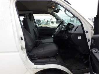 TOYOTA REGIUSACE 2012 Image 11