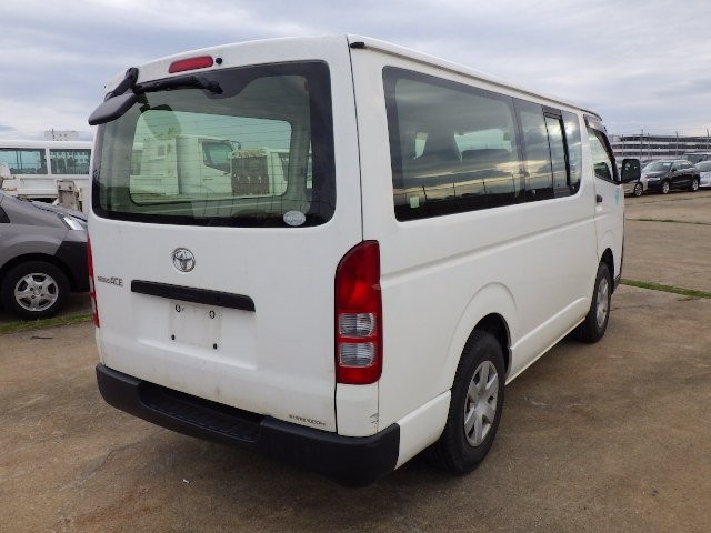 TOYOTA REGIUSACE 2012 Image 24