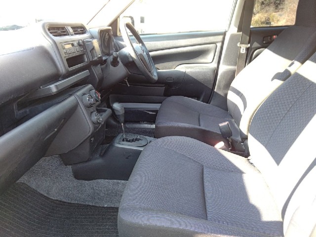 TOYOTA PROBOX 2017 Image 20