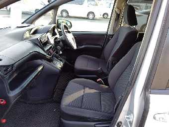 TOYOTA VOXY 2016 Image 7