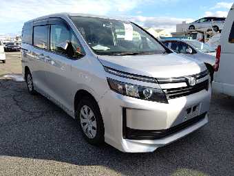 TOYOTA VOXY 2016 Image 9