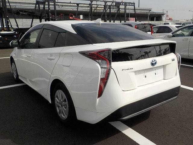 TOYOTA PRIUS 2016 Image 19