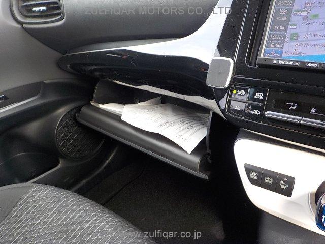 TOYOTA PRIUS 2016 Image 6