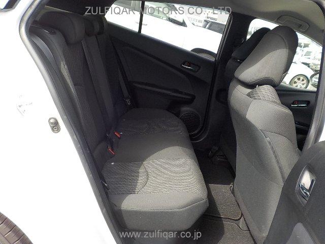 TOYOTA PRIUS 2016 Image 8