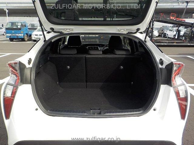 TOYOTA PRIUS 2016 Image 9