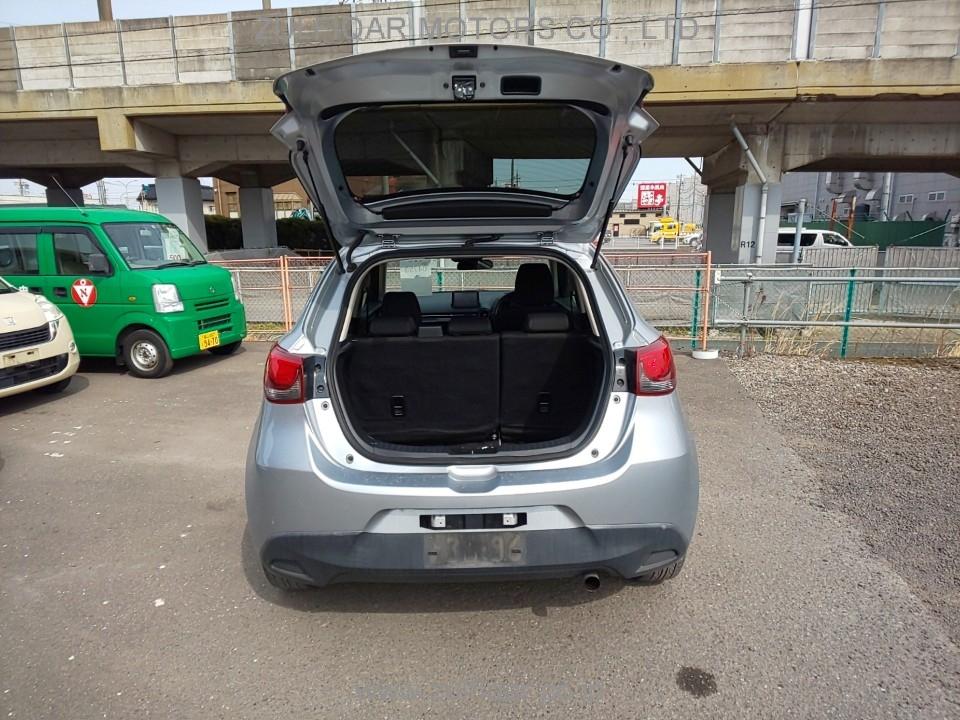 MAZDA DEMIO 2017 Image 7