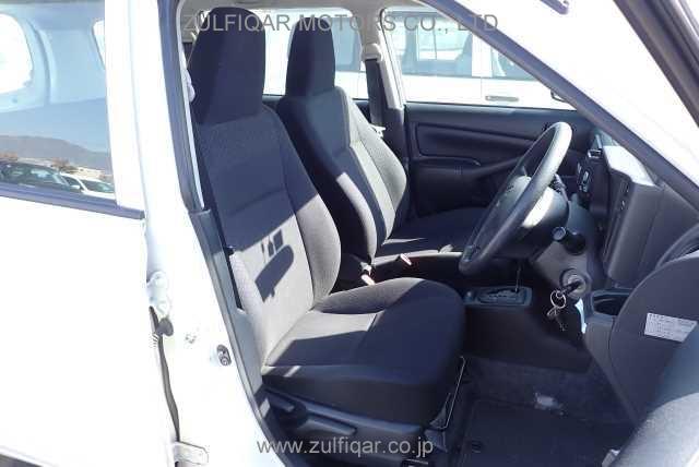 TOYOTA SUCCEED 2017 Image 5