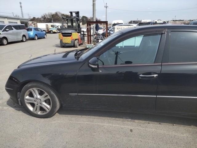 MERCEDES BENZ E CLASS 2007 Image 19